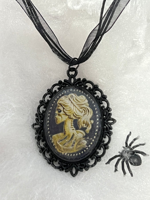 Dark Enchantments Cameo Necklace-Ivory Black