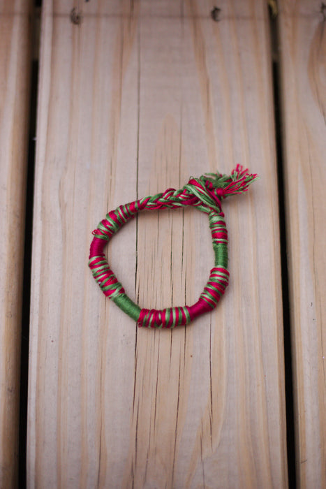 Red Rose Garden ThreadWrap Bracelet